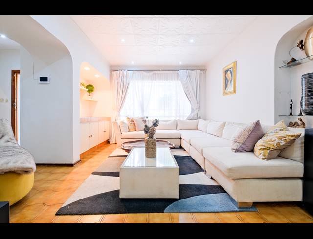 3 BEDROOM FREESTANDING FOR SALE IN GALLO MANOR